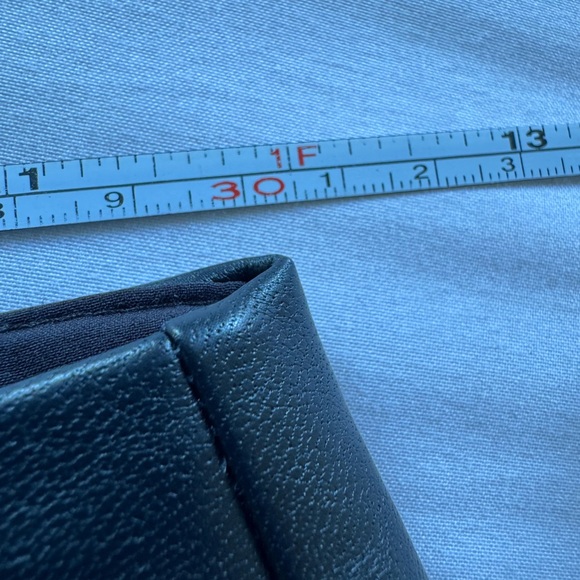 Wilfred Free Aritzia Medium Faux Leather Skirt Black Vegan Size 00 - Picture 5 of 6